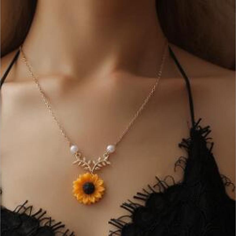 Simple Sunflower Leaf necklace - Silver